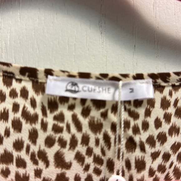 Cupshe Animal Print Tiered Maxi Dress with long sleeves, V neck. Size Medium NWT - Picture 4 of 6